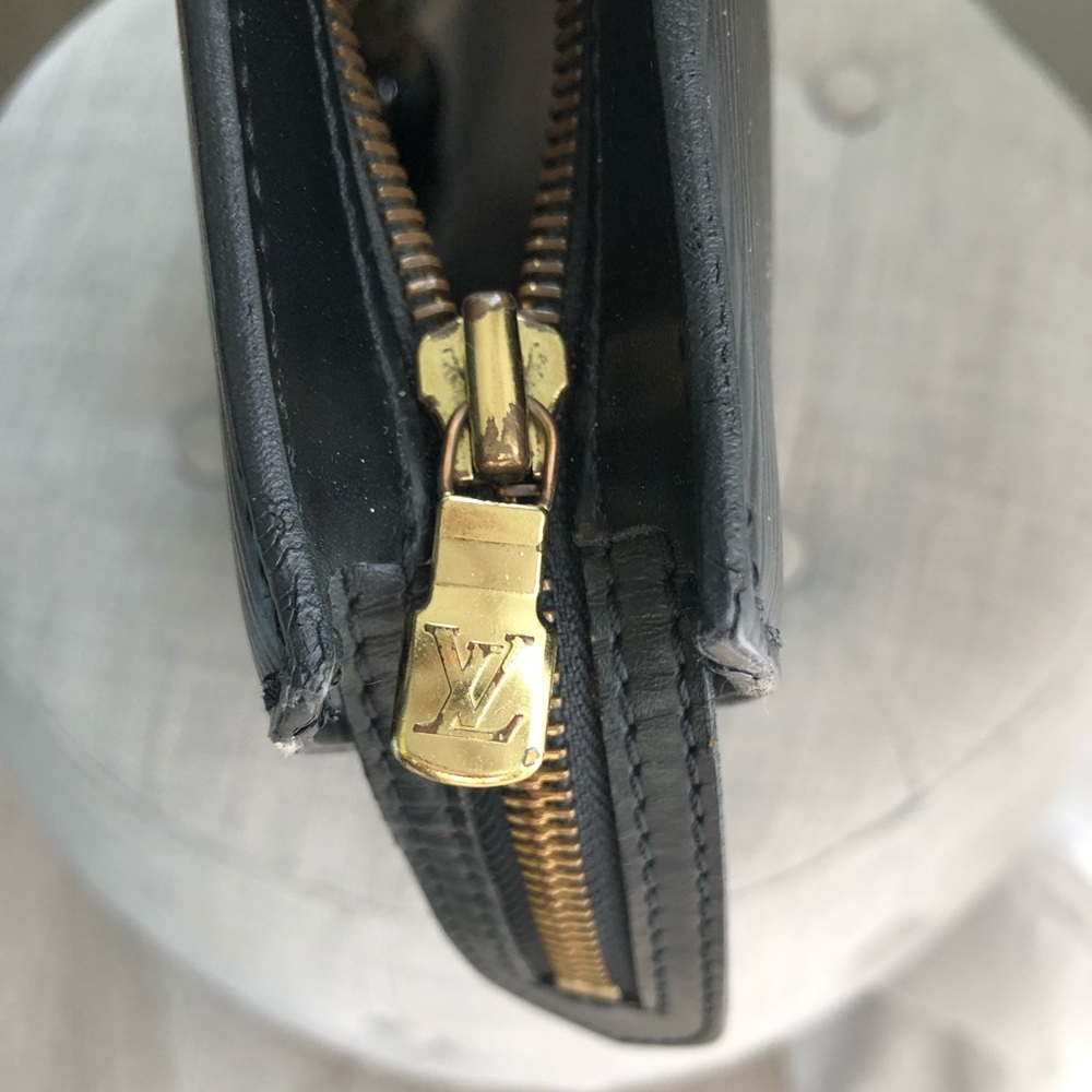 Authentic Louis Vuitton St. Jacques bag - Picture 6 of 17